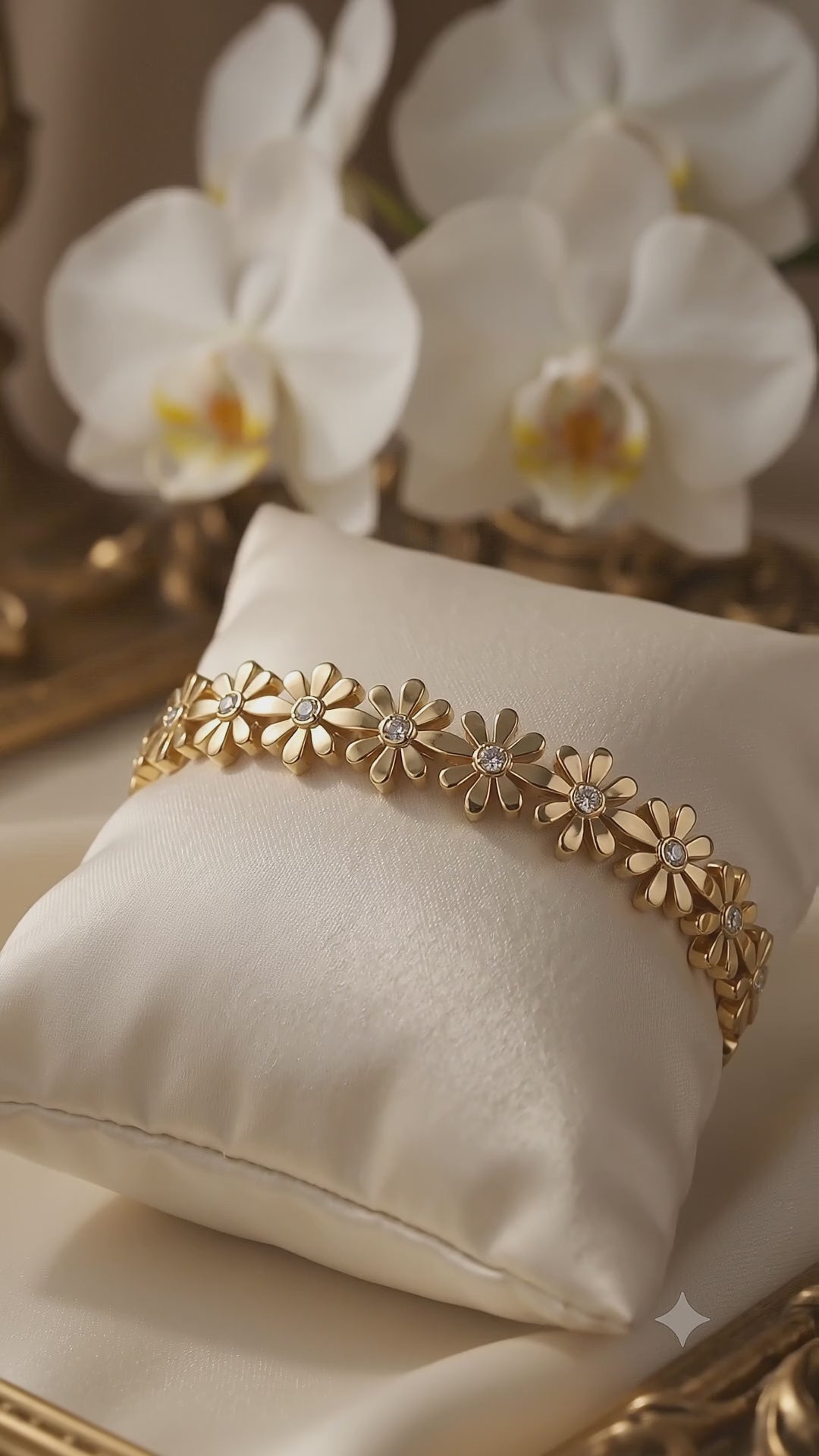 Nianly Jewels Floral Anti-Tarnish Bracelet